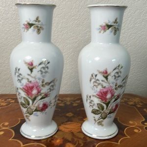 Vintage L&M Inc. rose vase set
